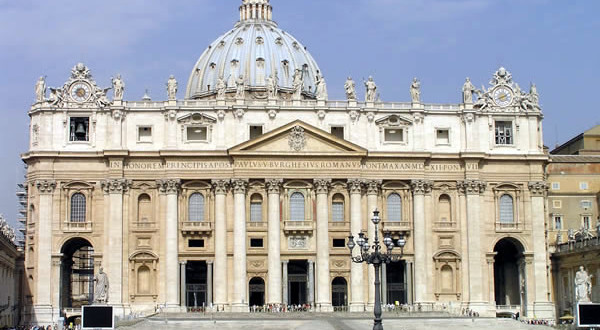 La basilique Saint-Pierre, Rome, Italie. Auteur et Copyright Marco Ramerini
