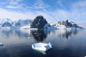 Cape Renard et les Una Peaks, Lemaire Channel, Antarctique. Auteur et Copyright Marco Ramerini