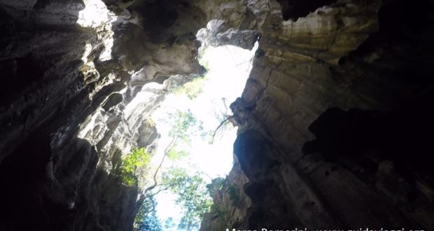 Grotte de Sawa-I-Lau, Yasawa, Fidji. Auteur et Copyright Marco Ramerini