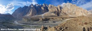 Voyage à travers les montagnes de l'Asie centrale. Cônes de Passu, vallée de Hunza, Pakistan. Auteur et Copyright Marco Ramerini.